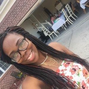 Meet your Posher, Eva